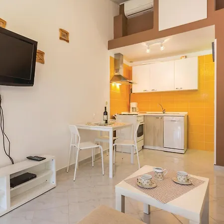 Nice Apartment In Fazana With Wifi Fazana