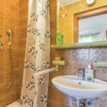 Nice Apartment In Fazana With Wifi * Fazana