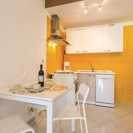 Nice Apartment In Fazana With Wifi Apartment *