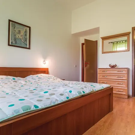 - 07 דירה פאז'אנה